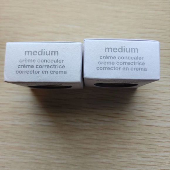 TIGI cream concealers medium in color - Picture 2 of 5